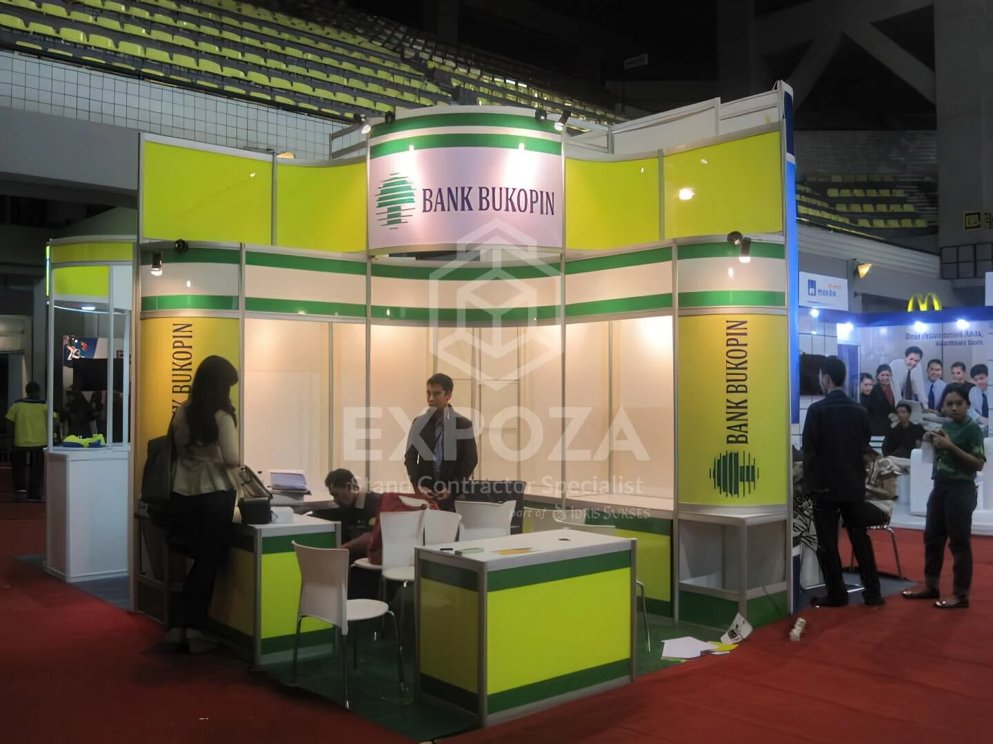 Meja R8 Expoza – Exhibition Contractor Solution